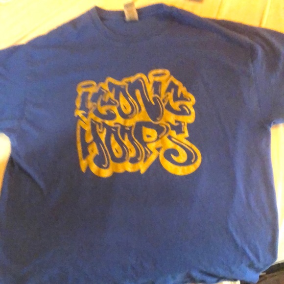 One of a kind iconic hoops T-shirt - Picture 2 of 3